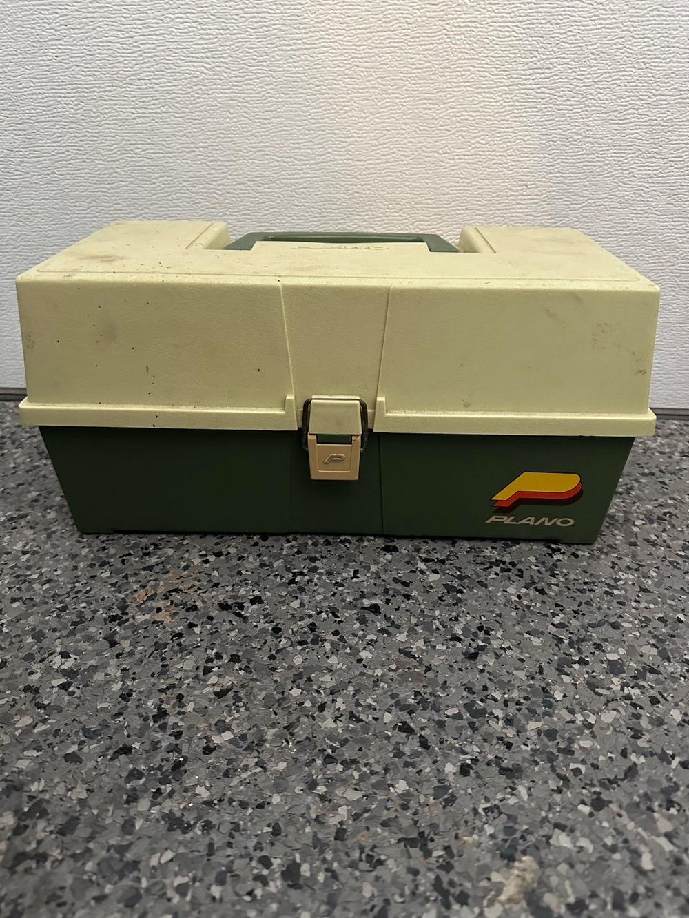 Vintage PLANO 2300 3-Tray Tackle Box Fishing Excellent Condition Tan Green Logo